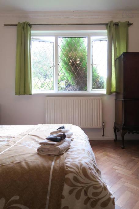 Oyo Guest House Ellipse Whetstone Экстерьер фото