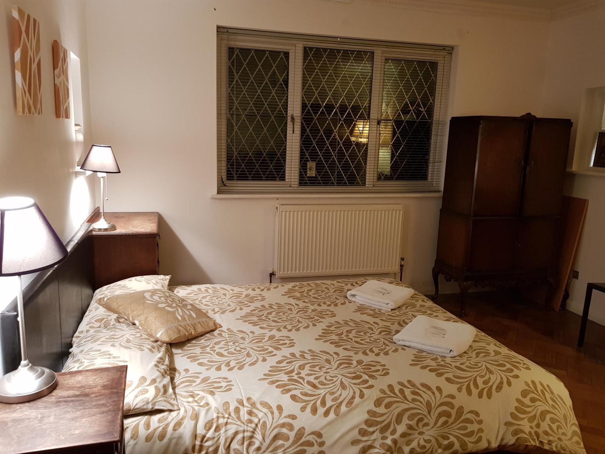Oyo Guest House Ellipse Whetstone Экстерьер фото